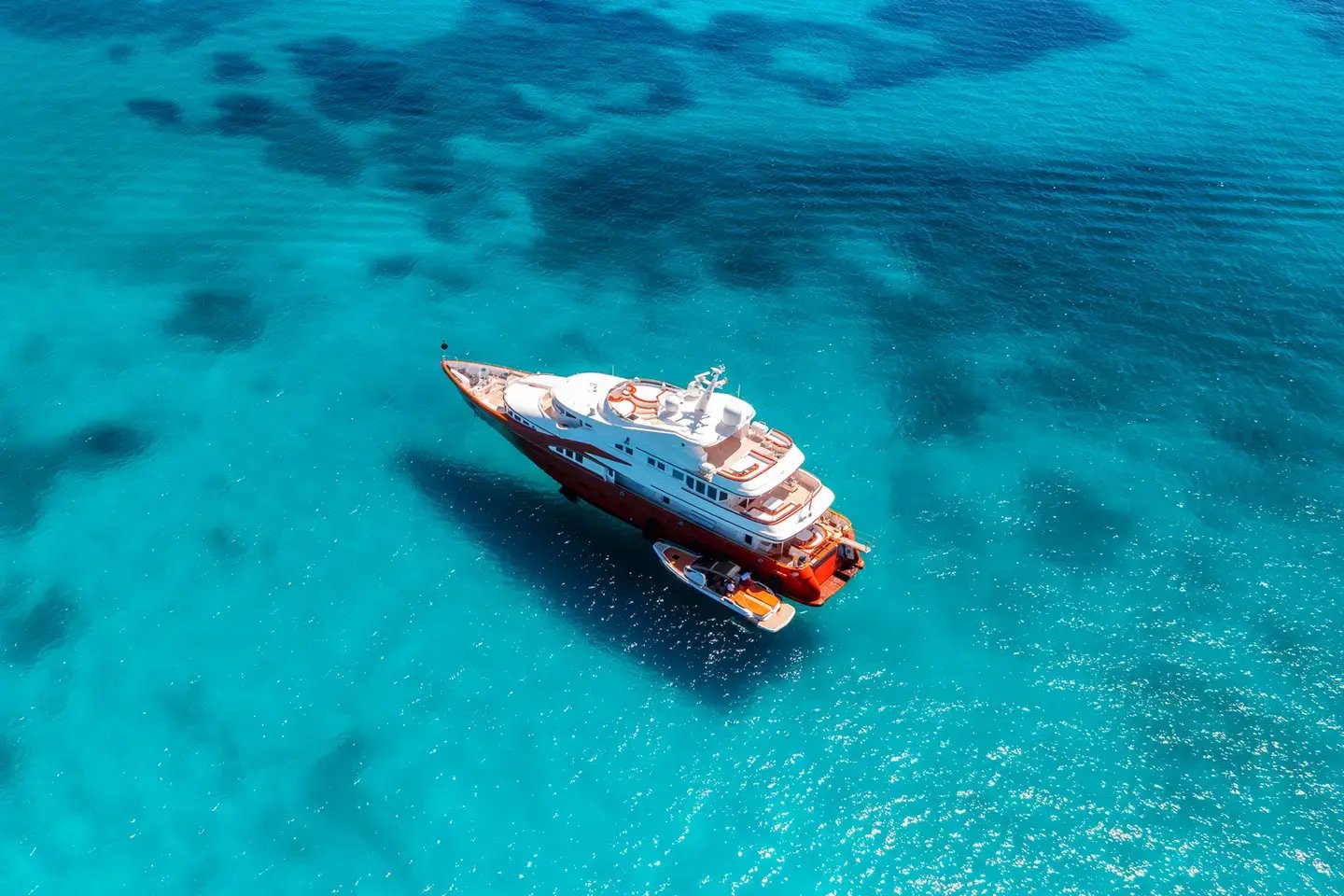 black-opal_carriages_coastal-escape