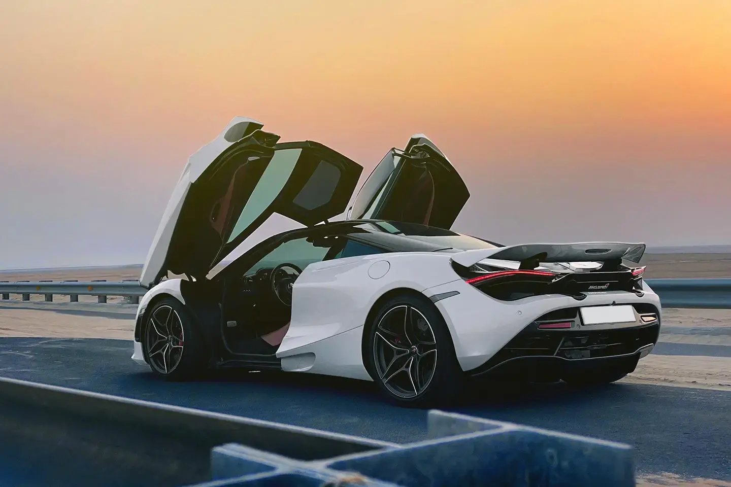 black-opal_carriages_mclaren