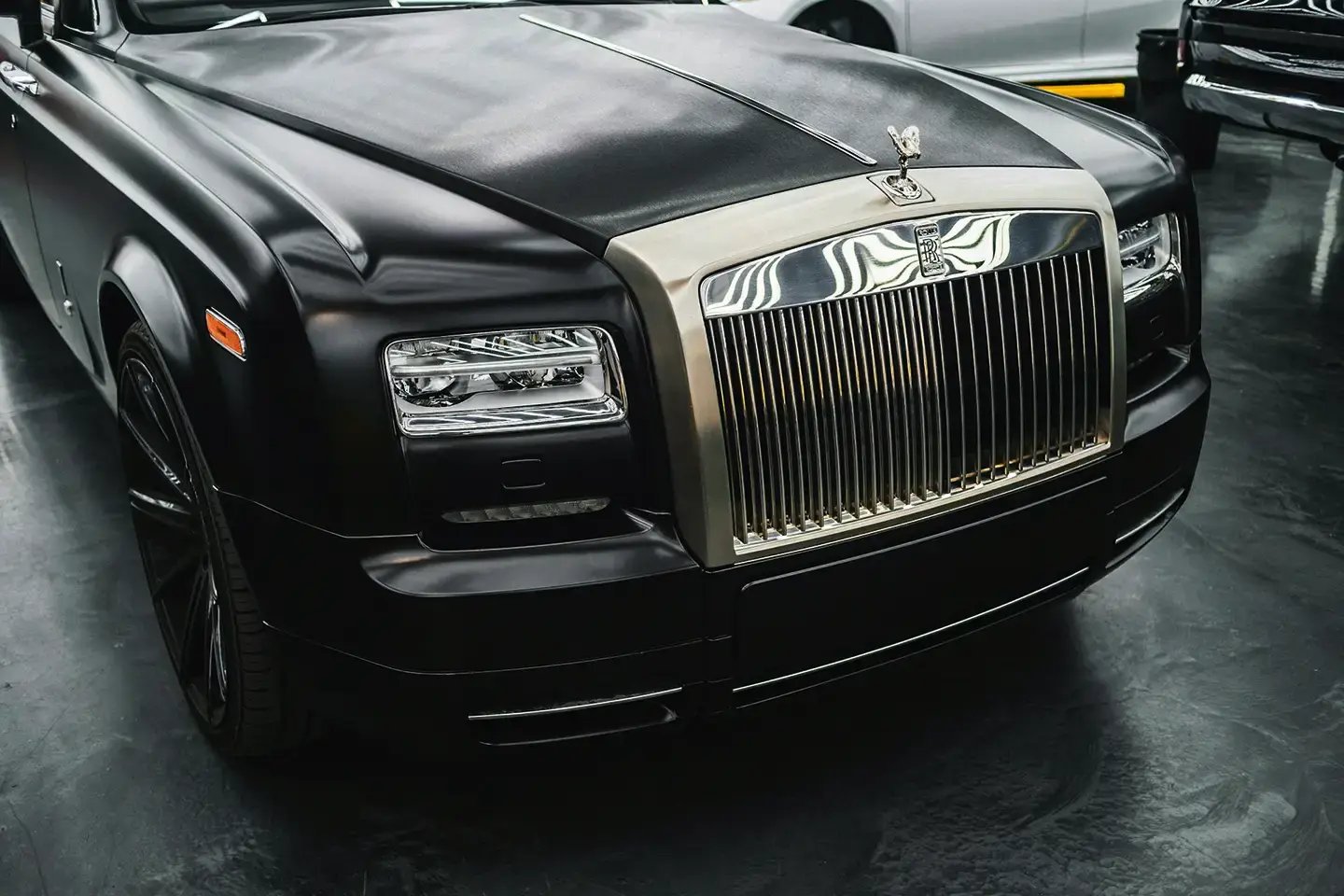 black-opal_carriages_rolls-royce-1