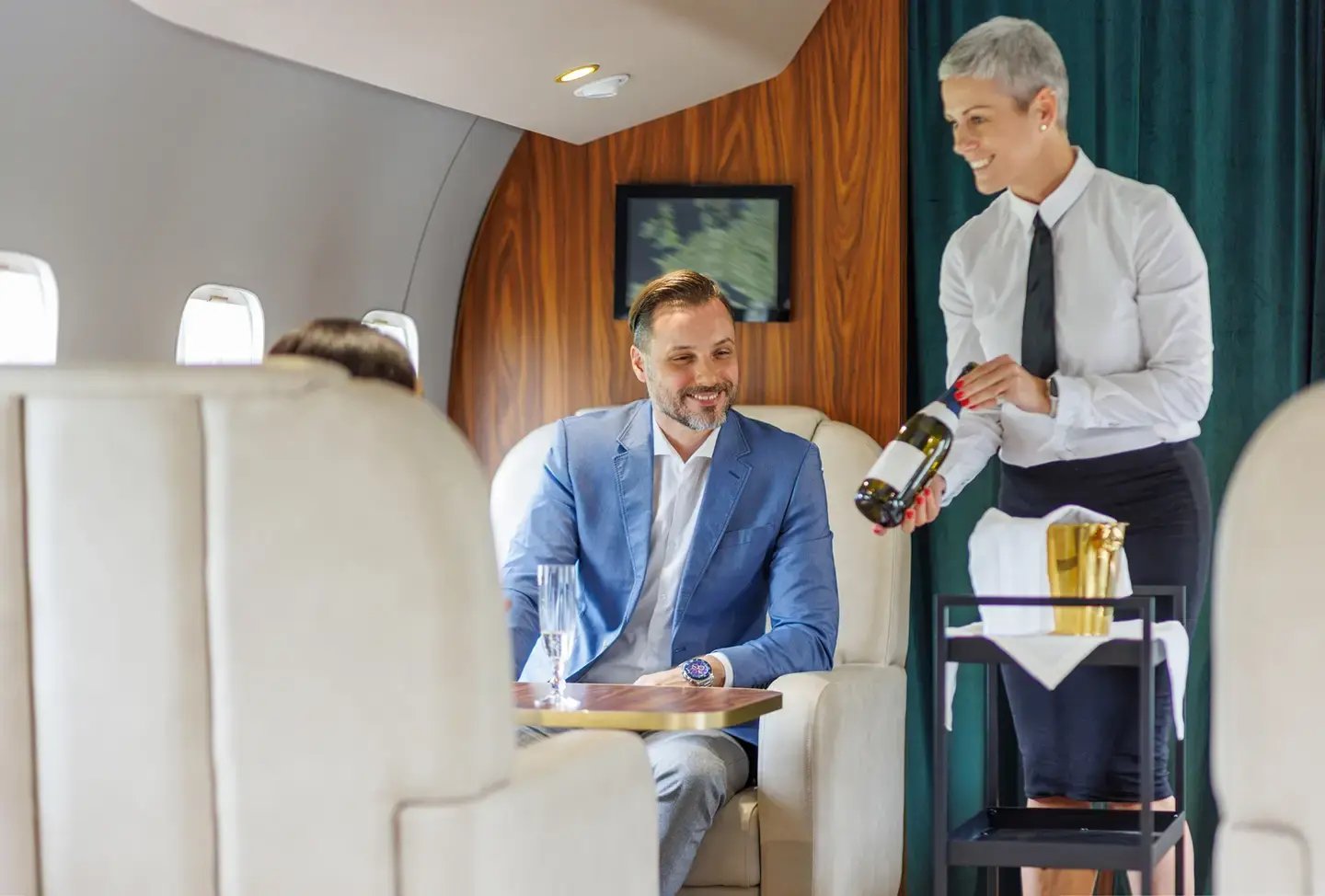 black-opal_jet-heli_dedicated-lifestyle-manager