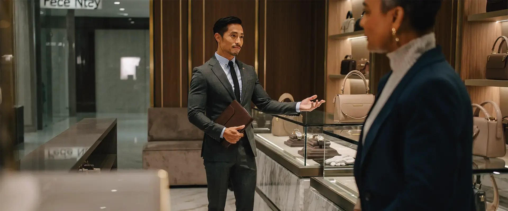 black-opal_shopping-lifestyle_vip-global-concierge-shopping black-opal_shopping-lifestyle_vip-global-concierge-shopping