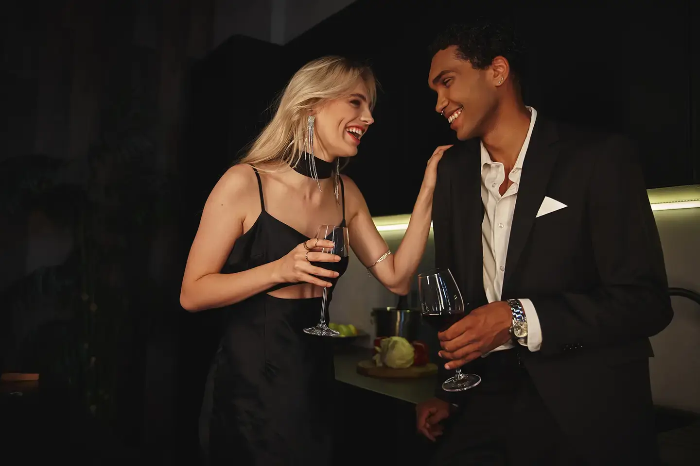 black-opal_shopping-lifestyle_effortless-entry black-opal_shopping-lifestyle_effortless-entry